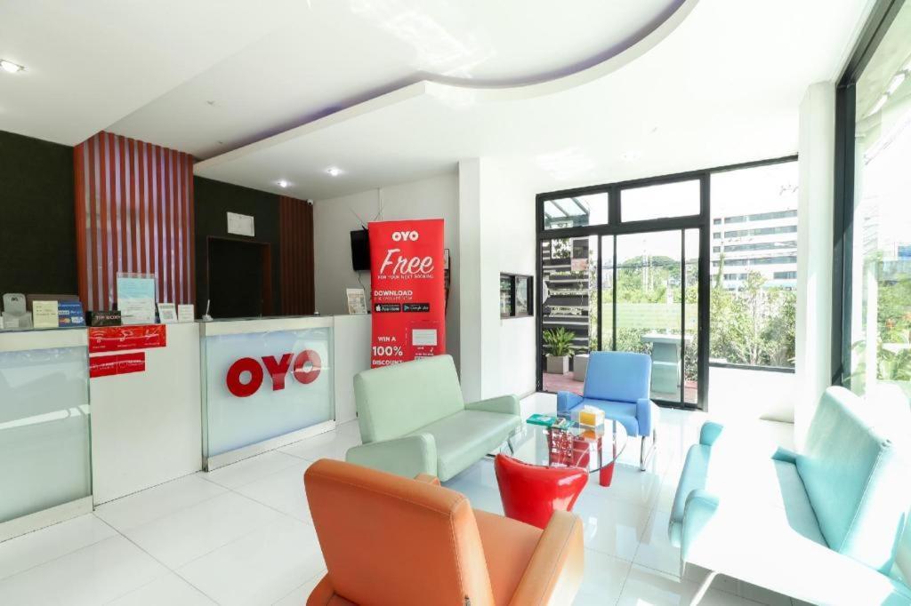 צ'יאנג מאי Oyo 412 7 Days Hotel מראה חיצוני תמונה