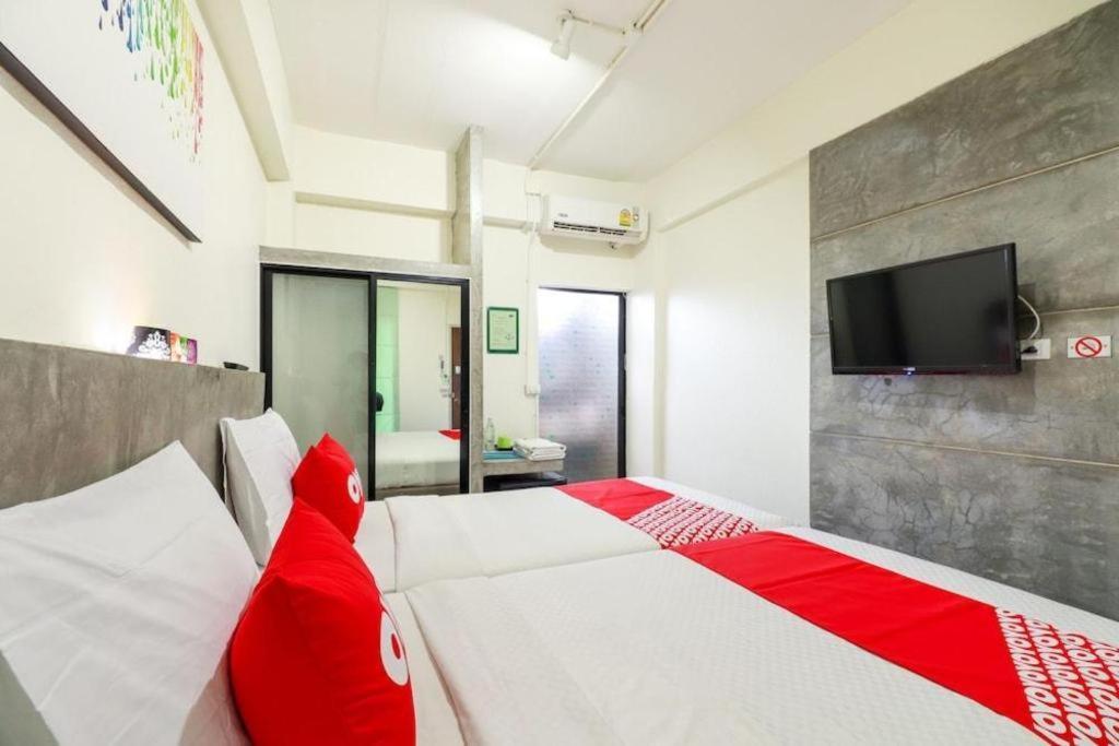 צ'יאנג מאי Oyo 412 7 Days Hotel מראה חיצוני תמונה