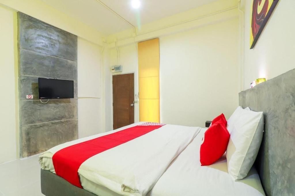 צ'יאנג מאי Oyo 412 7 Days Hotel מראה חיצוני תמונה